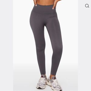 SET ACTIVE SCULPTFLEX® LEGGINGS in Pebble - size Small